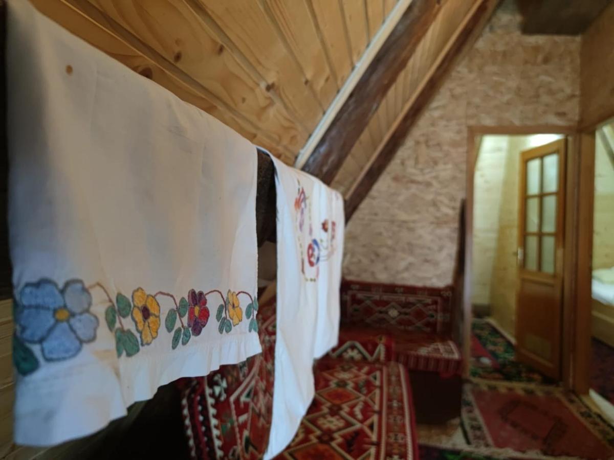 Na Krovu Svijeta Lukomir Exterior foto