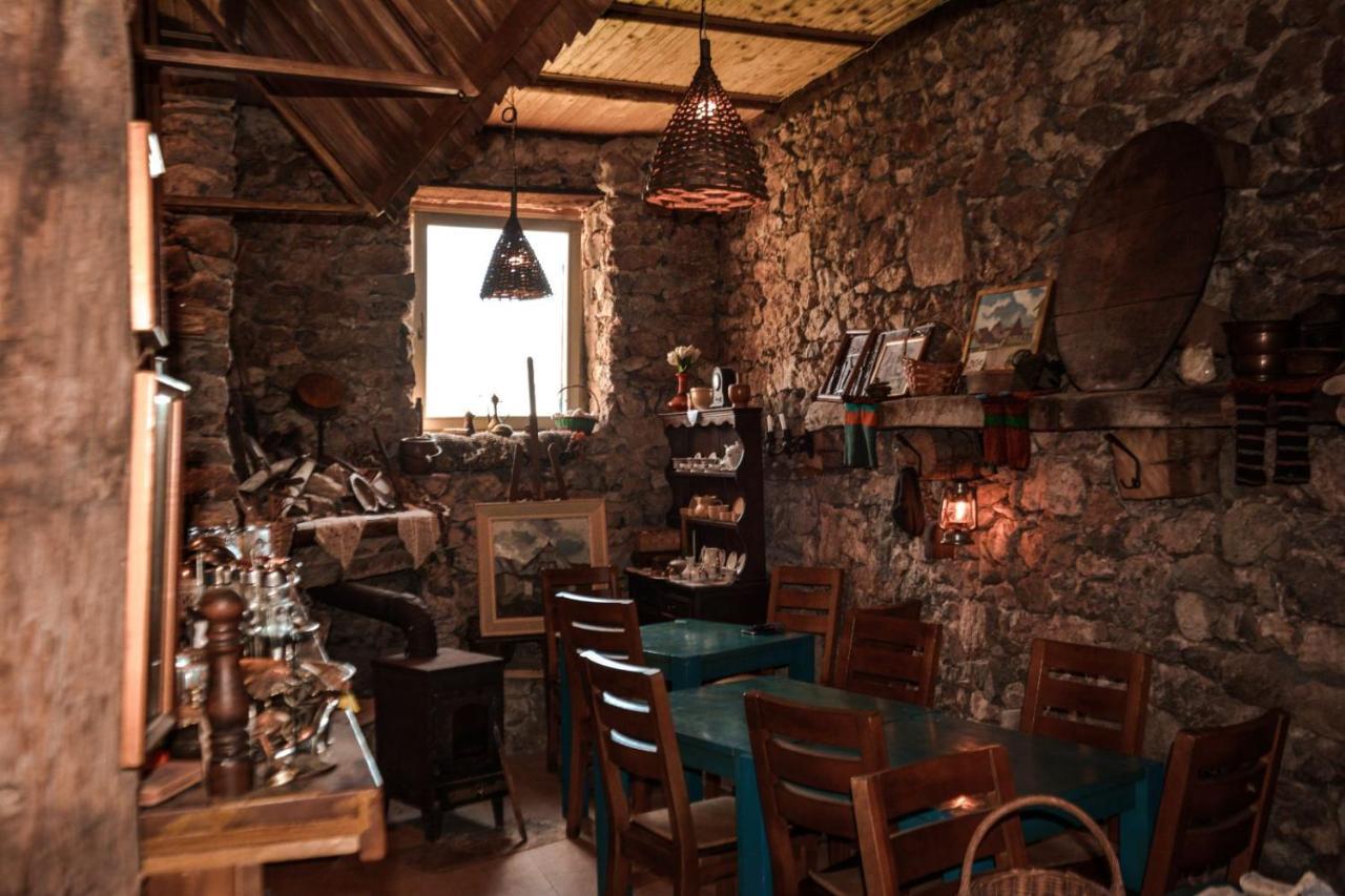 Na Krovu Svijeta Lukomir Exterior foto