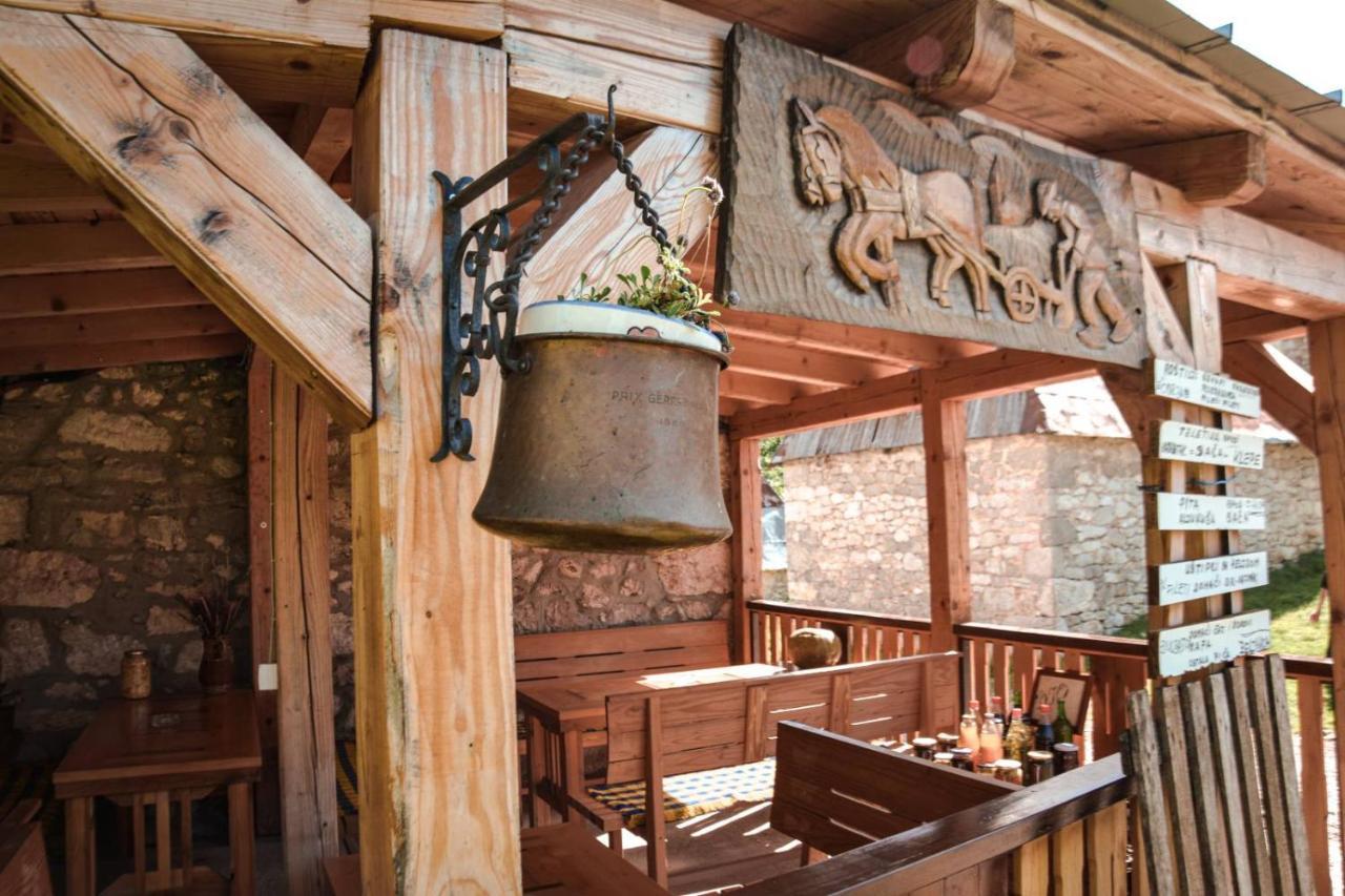 Na Krovu Svijeta Lukomir Exterior foto